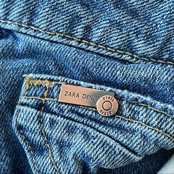 ZARA Highly Distressed MOM JEANS in medium dark wash size USA 00 EUR 32 - Picture 11 of 13